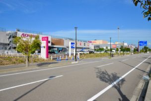 イオンモール高岡